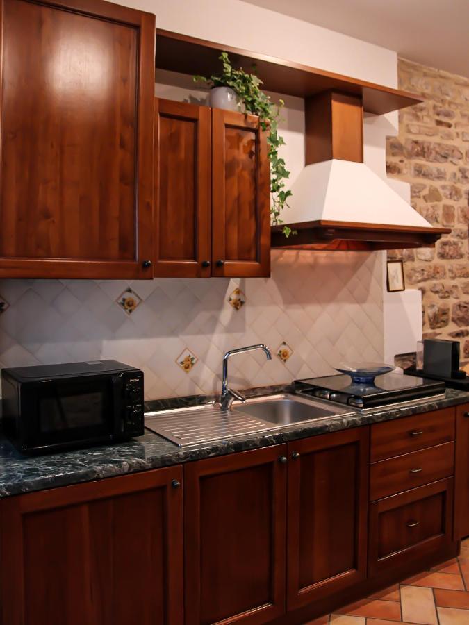 Casa Armanni - La Tua Casa Di Pietra Appartement Gubbio Buitenkant foto