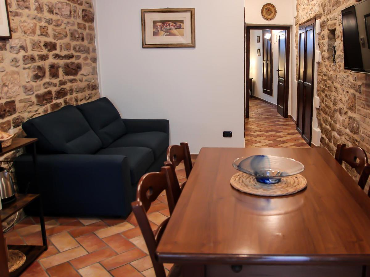 Casa Armanni - La Tua Casa Di Pietra Appartement Gubbio Buitenkant foto